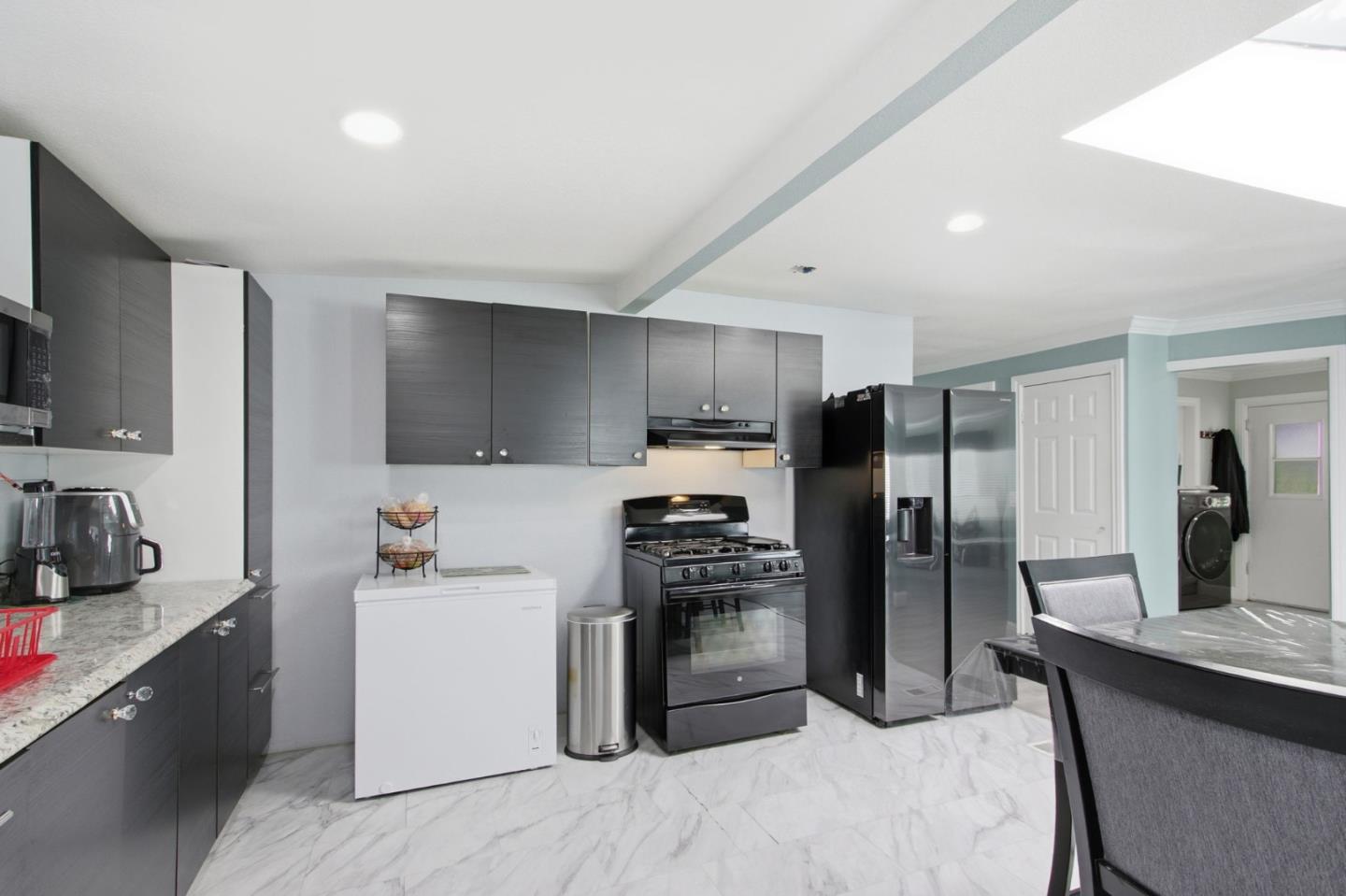 Detail Gallery Image 11 of 51 For 260 Chateau La Salle #260,  San Jose,  CA 95111 - 3 Beds | 2 Baths