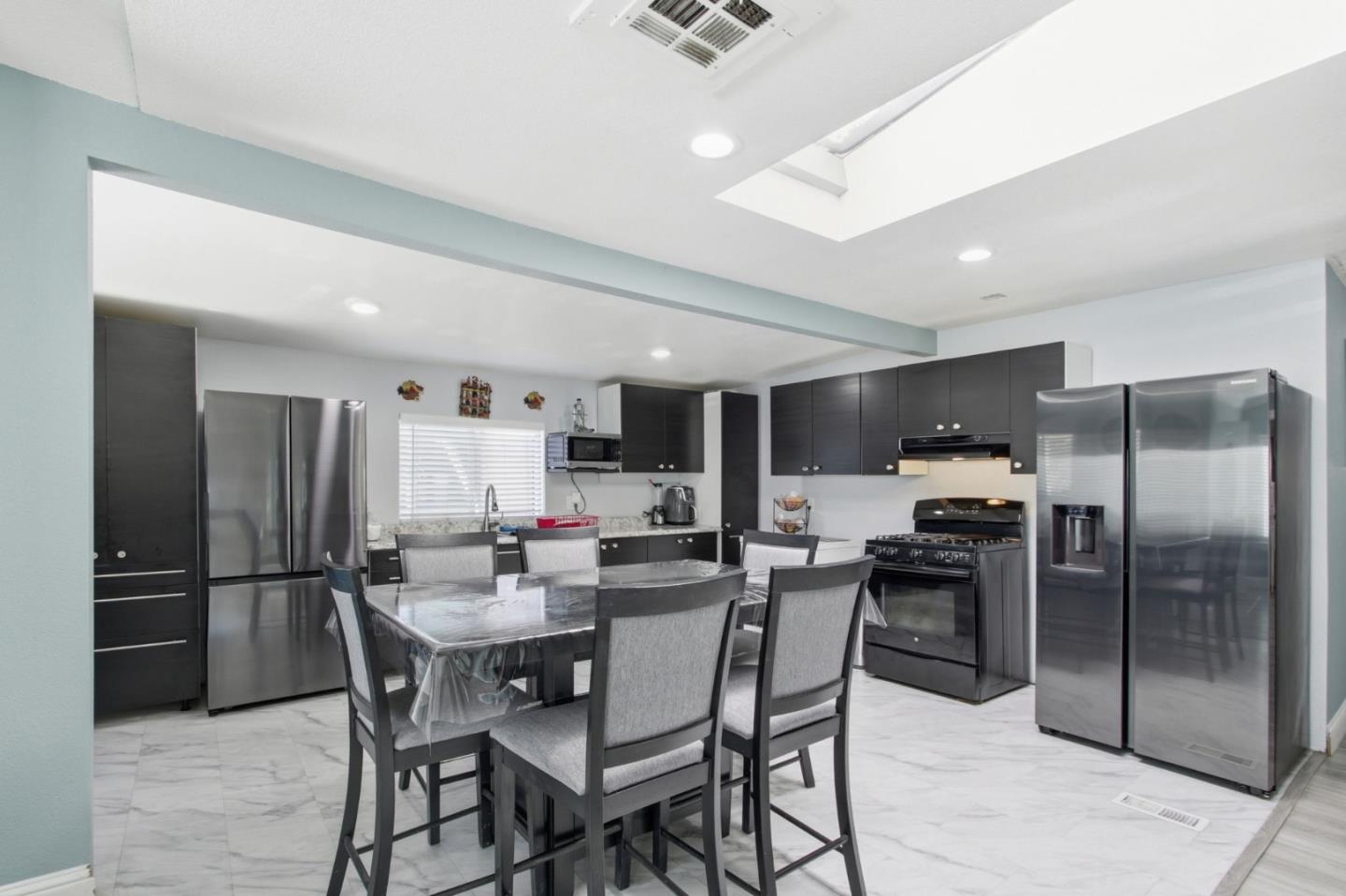 Detail Gallery Image 13 of 51 For 260 Chateau La Salle #260,  San Jose,  CA 95111 - 3 Beds | 2 Baths