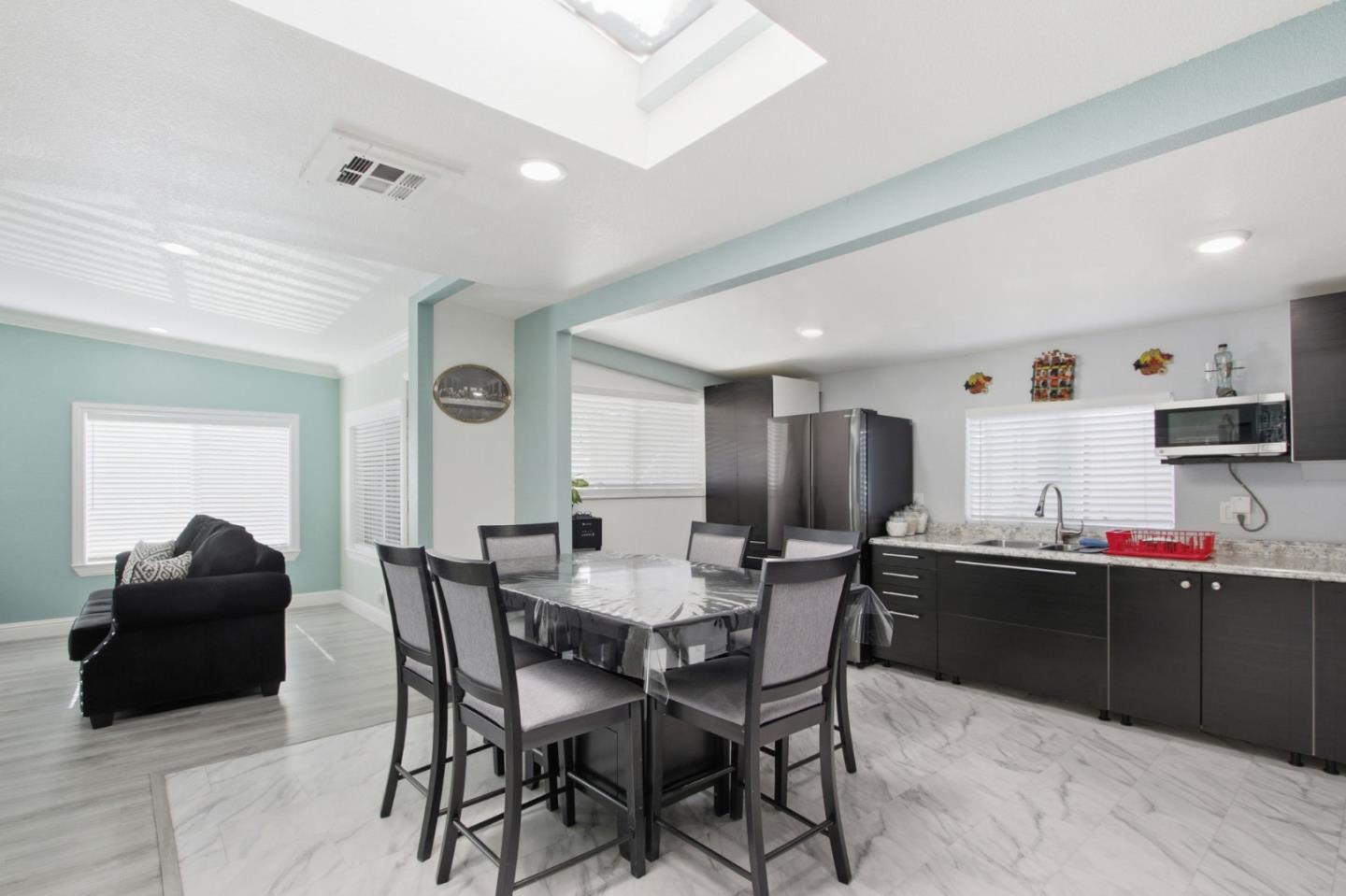 Detail Gallery Image 15 of 51 For 260 Chateau La Salle #260,  San Jose,  CA 95111 - 3 Beds | 2 Baths