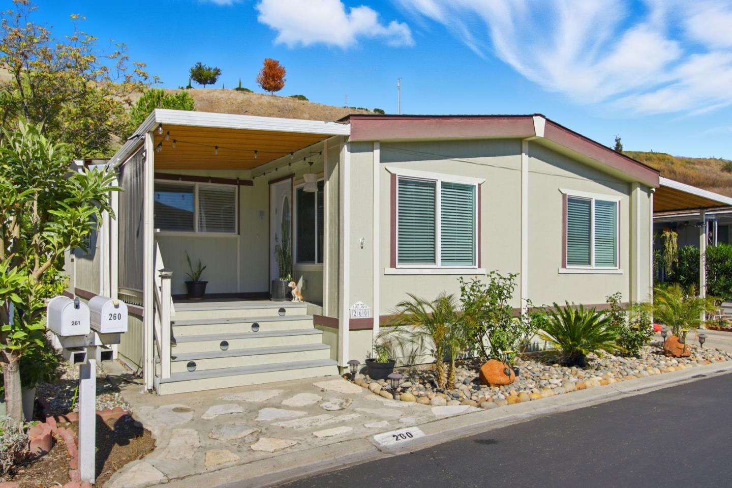 Detail Gallery Image 2 of 51 For 260 Chateau La Salle #260,  San Jose,  CA 95111 - 3 Beds | 2 Baths