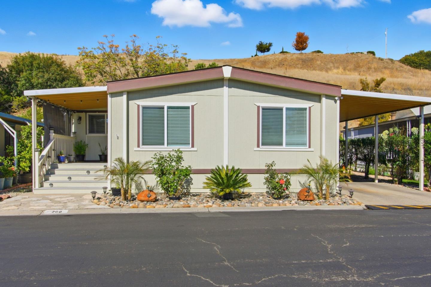 Detail Gallery Image 3 of 51 For 260 Chateau La Salle #260,  San Jose,  CA 95111 - 3 Beds | 2 Baths