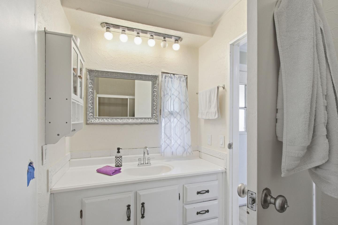 Detail Gallery Image 32 of 51 For 260 Chateau La Salle #260,  San Jose,  CA 95111 - 3 Beds | 2 Baths