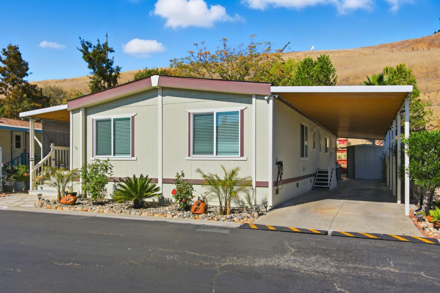 Detail Gallery Image 4 of 51 For 260 Chateau La Salle #260,  San Jose,  CA 95111 - 3 Beds | 2 Baths