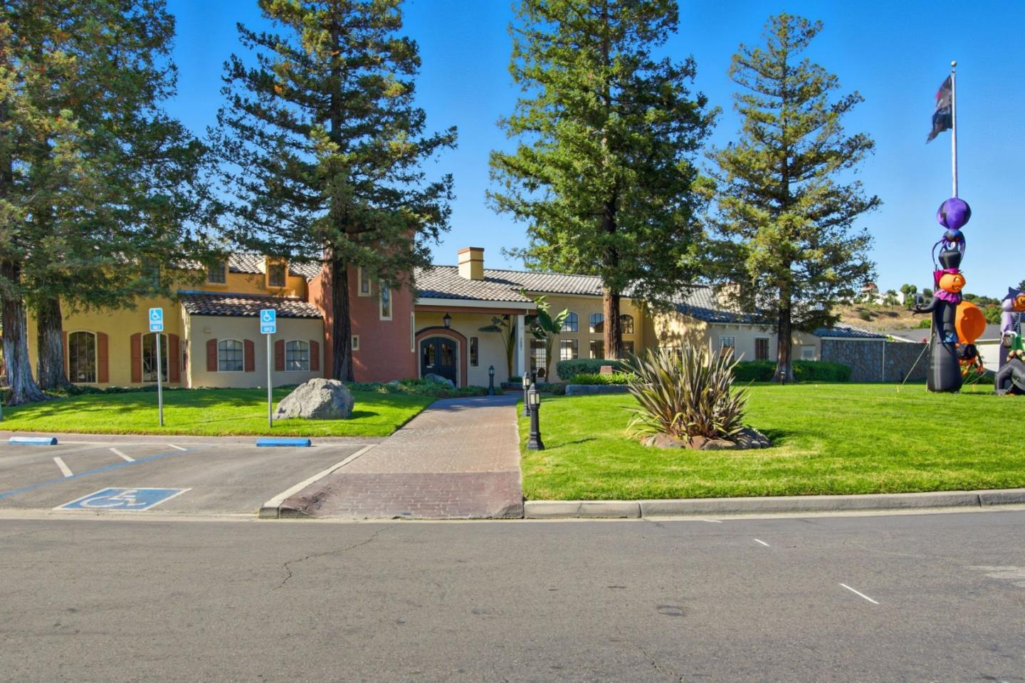 Detail Gallery Image 42 of 51 For 260 Chateau La Salle #260,  San Jose,  CA 95111 - 3 Beds | 2 Baths