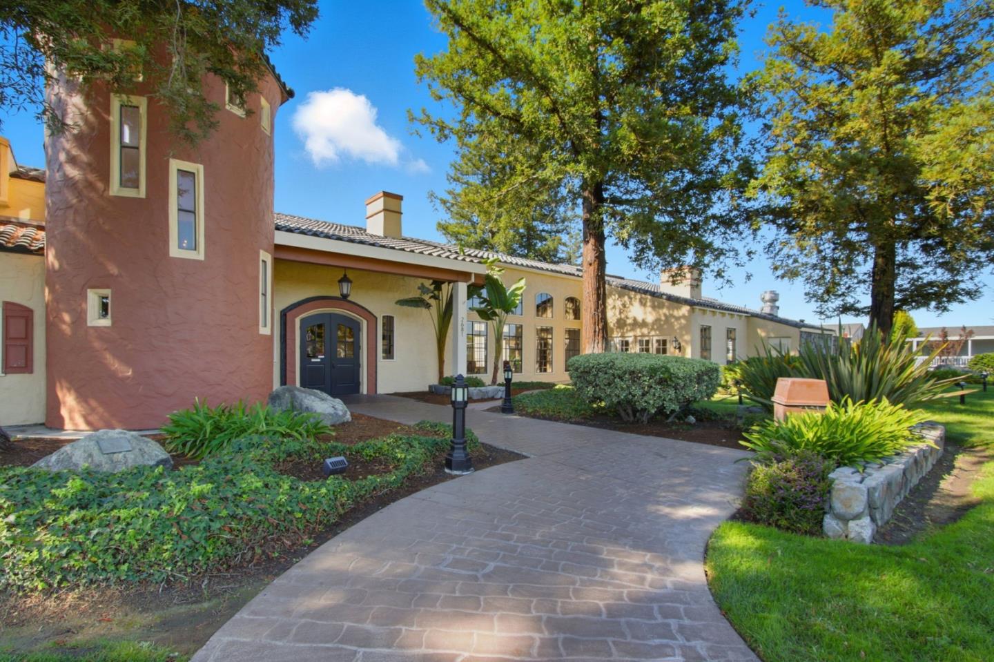 Detail Gallery Image 43 of 51 For 260 Chateau La Salle #260,  San Jose,  CA 95111 - 3 Beds | 2 Baths