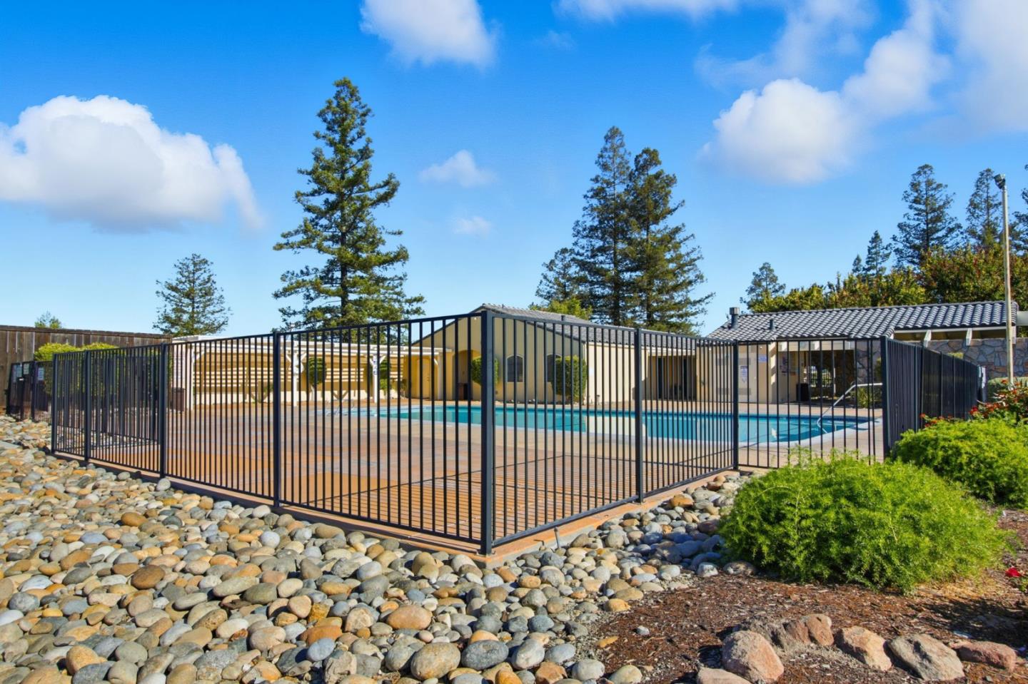 Detail Gallery Image 47 of 51 For 260 Chateau La Salle #260,  San Jose,  CA 95111 - 3 Beds | 2 Baths