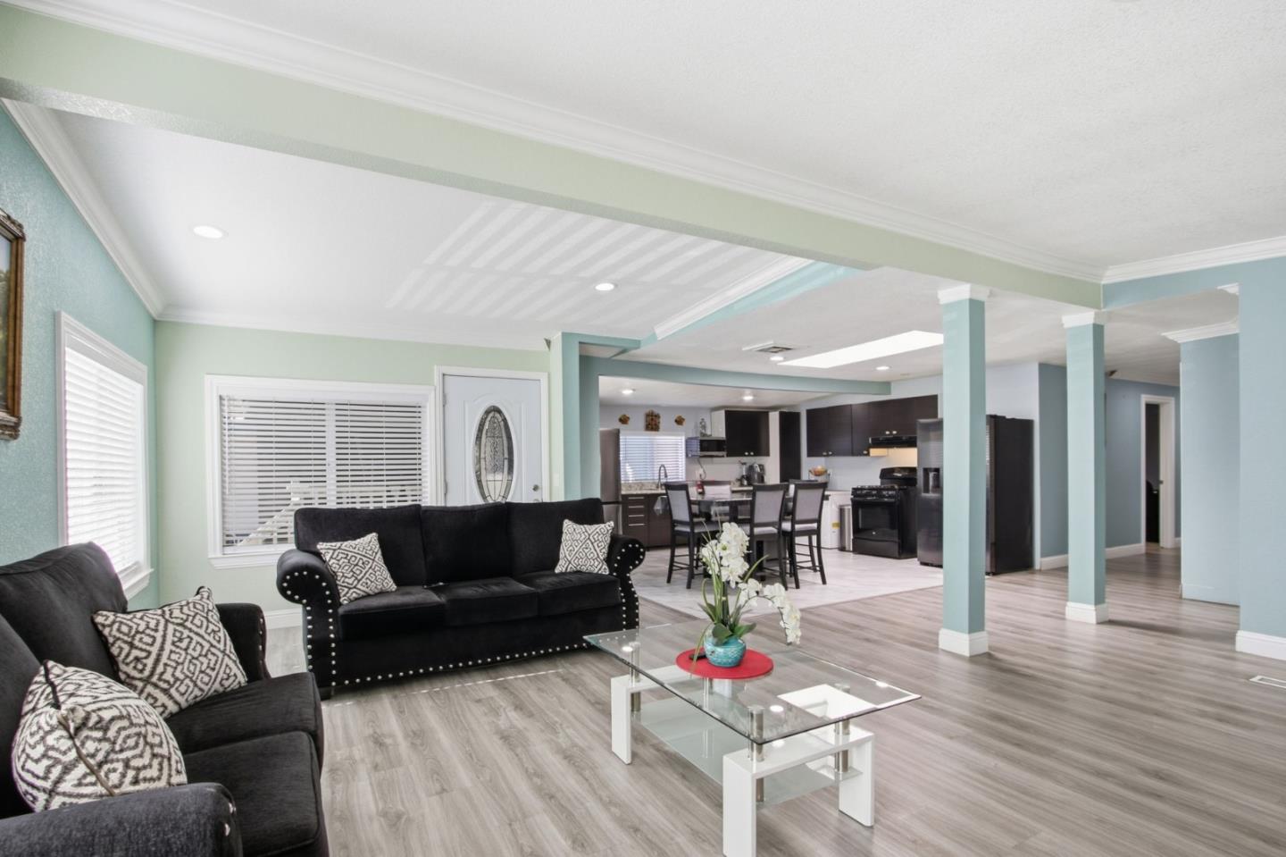 Detail Gallery Image 6 of 51 For 260 Chateau La Salle #260,  San Jose,  CA 95111 - 3 Beds | 2 Baths