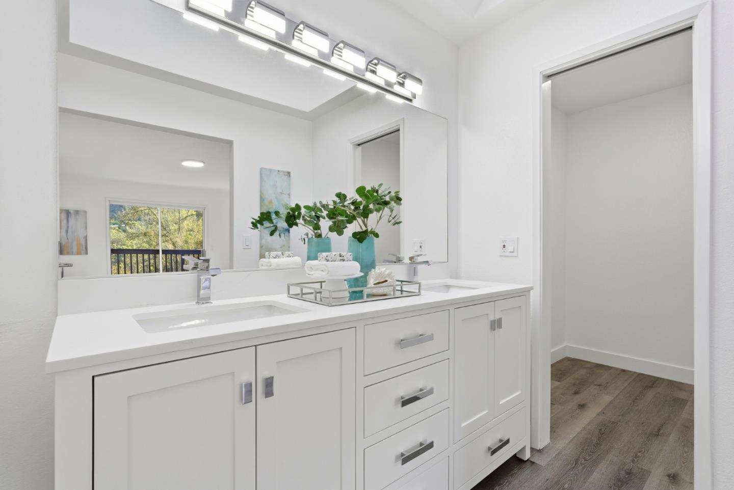 Detail Gallery Image 33 of 84 For 5603 Crow Canyon Rd, Castro Valley,  CA 94552 - 6 Beds | 2/1 Baths