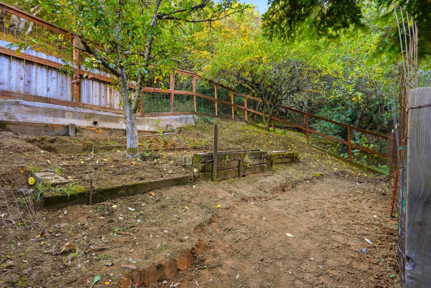 Detail Gallery Image 58 of 84 For 5603 Crow Canyon Rd, Castro Valley,  CA 94552 - 6 Beds | 2/1 Baths