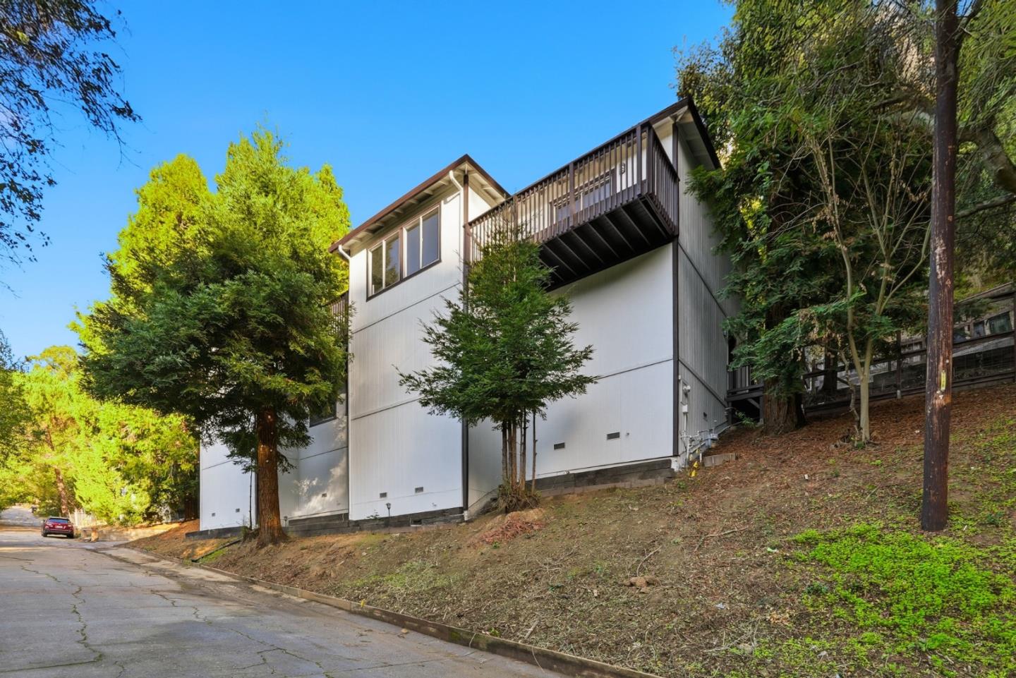 Detail Gallery Image 65 of 84 For 5603 Crow Canyon Rd, Castro Valley,  CA 94552 - 6 Beds | 2/1 Baths