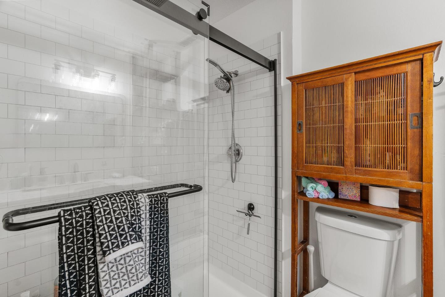 Detail Gallery Image 14 of 22 For 2906 Leotar Cir, Santa Cruz,  CA 95062 - 2 Beds | 2/1 Baths