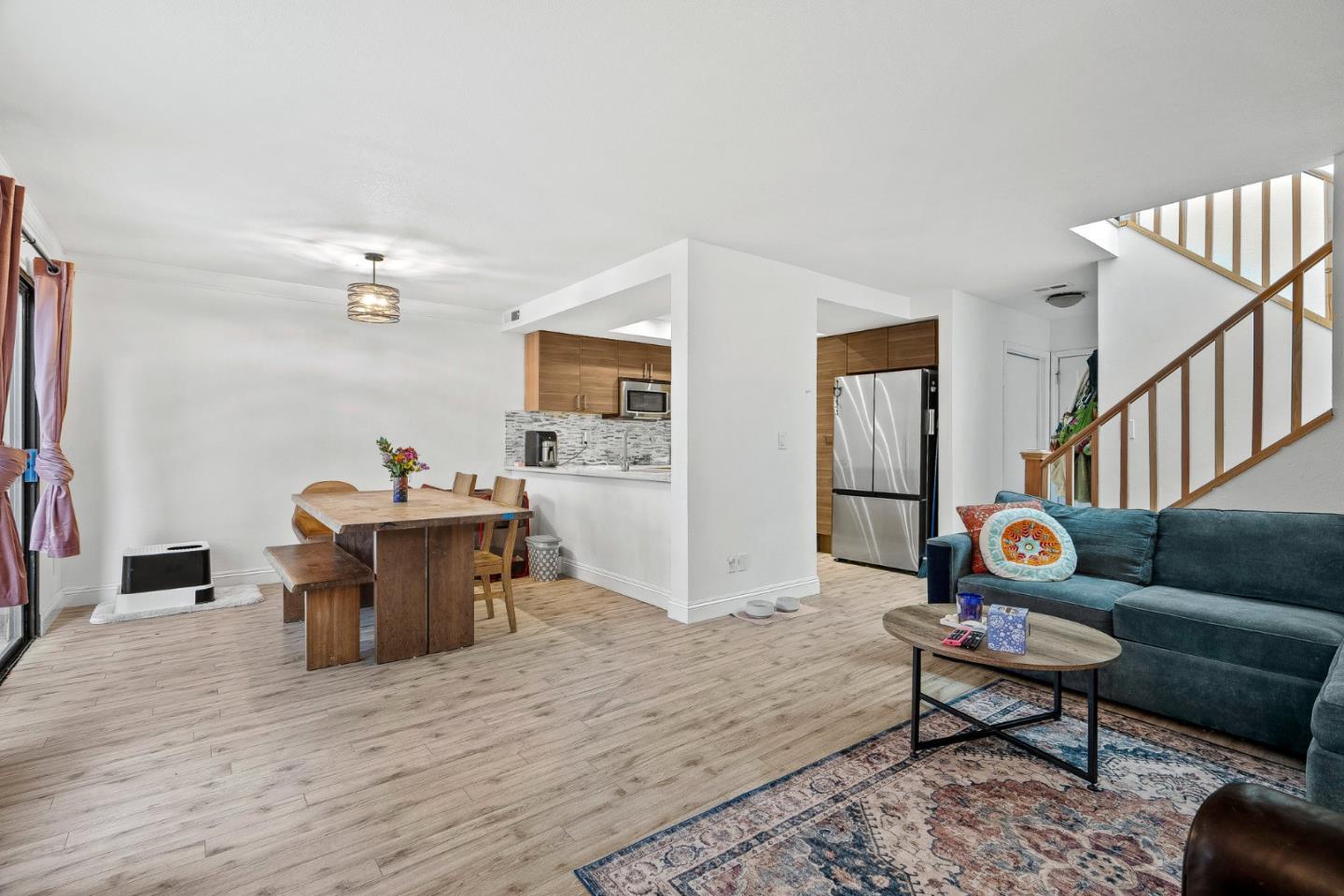 Detail Gallery Image 5 of 22 For 2906 Leotar Cir, Santa Cruz,  CA 95062 - 2 Beds | 2/1 Baths