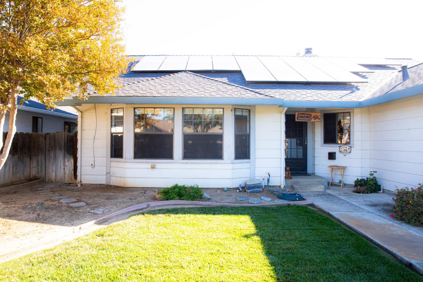 Detail Gallery Image 3 of 22 For 2024 Princeton Ct, Los Banos,  CA 93635 - 3 Beds | 2 Baths