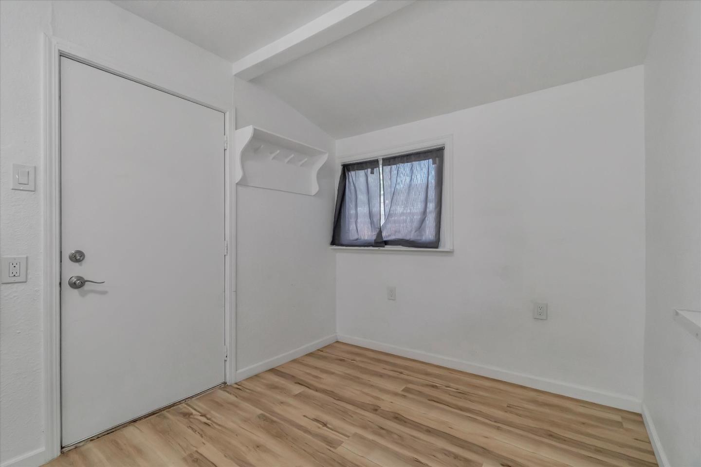 Detail Gallery Image 15 of 19 For 5820 Dewey Blvd, Sacramento,  CA 95824 - 2 Beds | 1 Baths