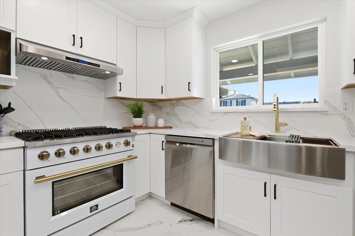 Detail Gallery Image 11 of 32 For 6015 Fernglen Dr, San Jose,  CA 95123 - 4 Beds | 2 Baths