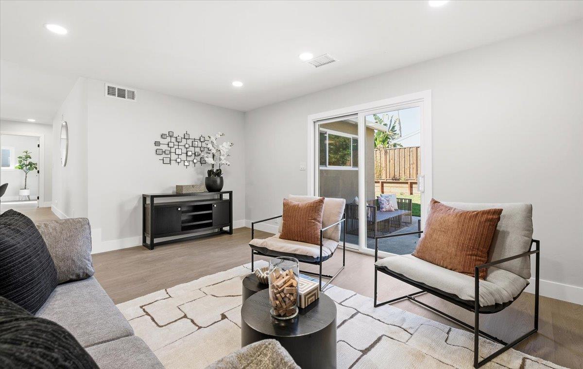 Detail Gallery Image 15 of 32 For 6015 Fernglen Dr, San Jose,  CA 95123 - 4 Beds | 2 Baths