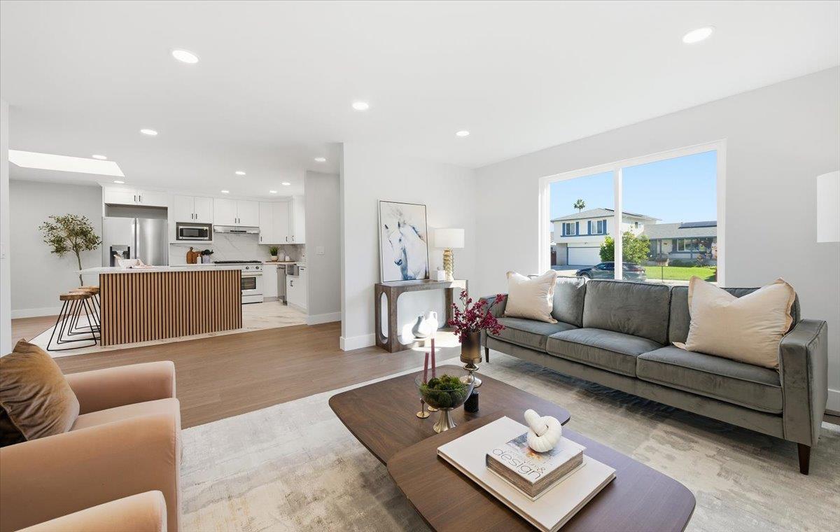 Detail Gallery Image 5 of 32 For 6015 Fernglen Dr, San Jose,  CA 95123 - 4 Beds | 2 Baths