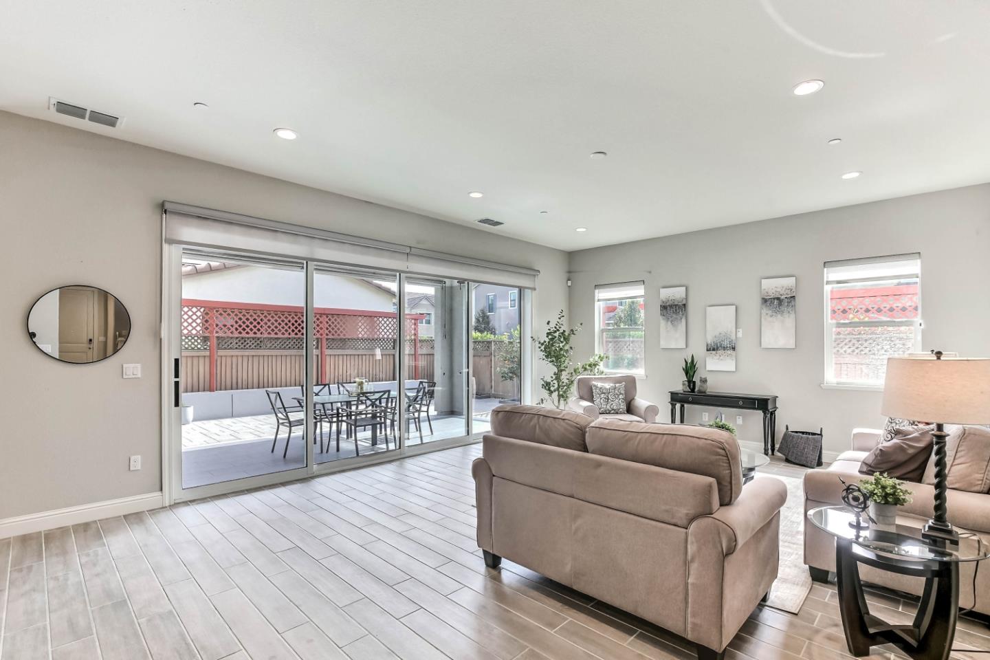 Detail Gallery Image 10 of 56 For 6736 Grasshopper Ave, Newark,  CA 94560 - 4 Beds | 4/1 Baths