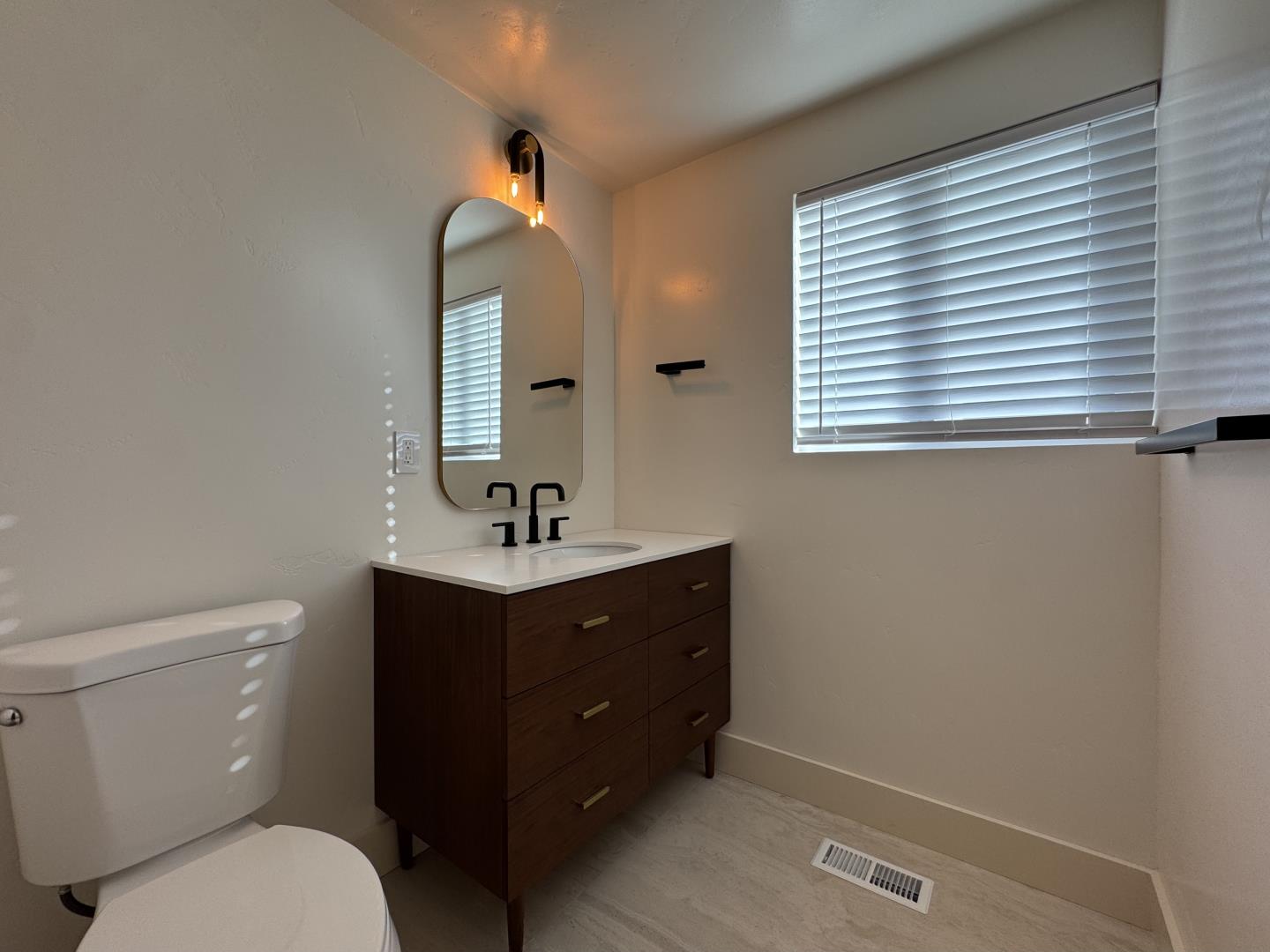 Detail Gallery Image 10 of 23 For 864 S Bernardo Ave, Sunnyvale,  CA 94087 - 3 Beds | 2 Baths