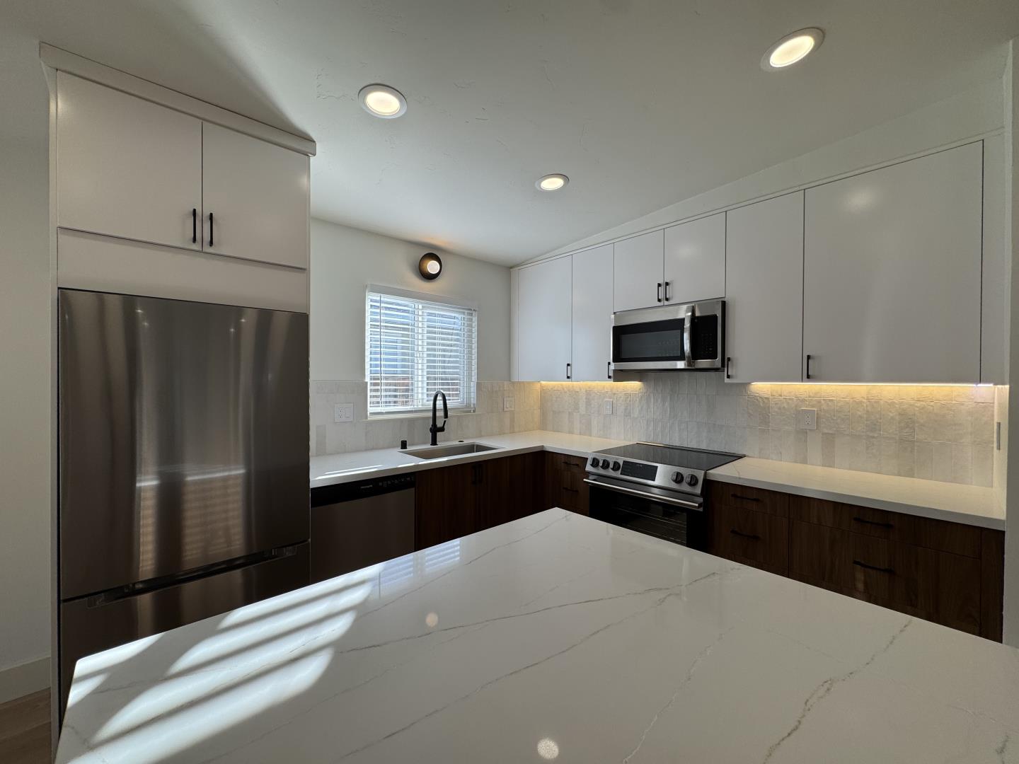 Detail Gallery Image 6 of 23 For 864 S Bernardo Ave, Sunnyvale,  CA 94087 - 3 Beds | 2 Baths