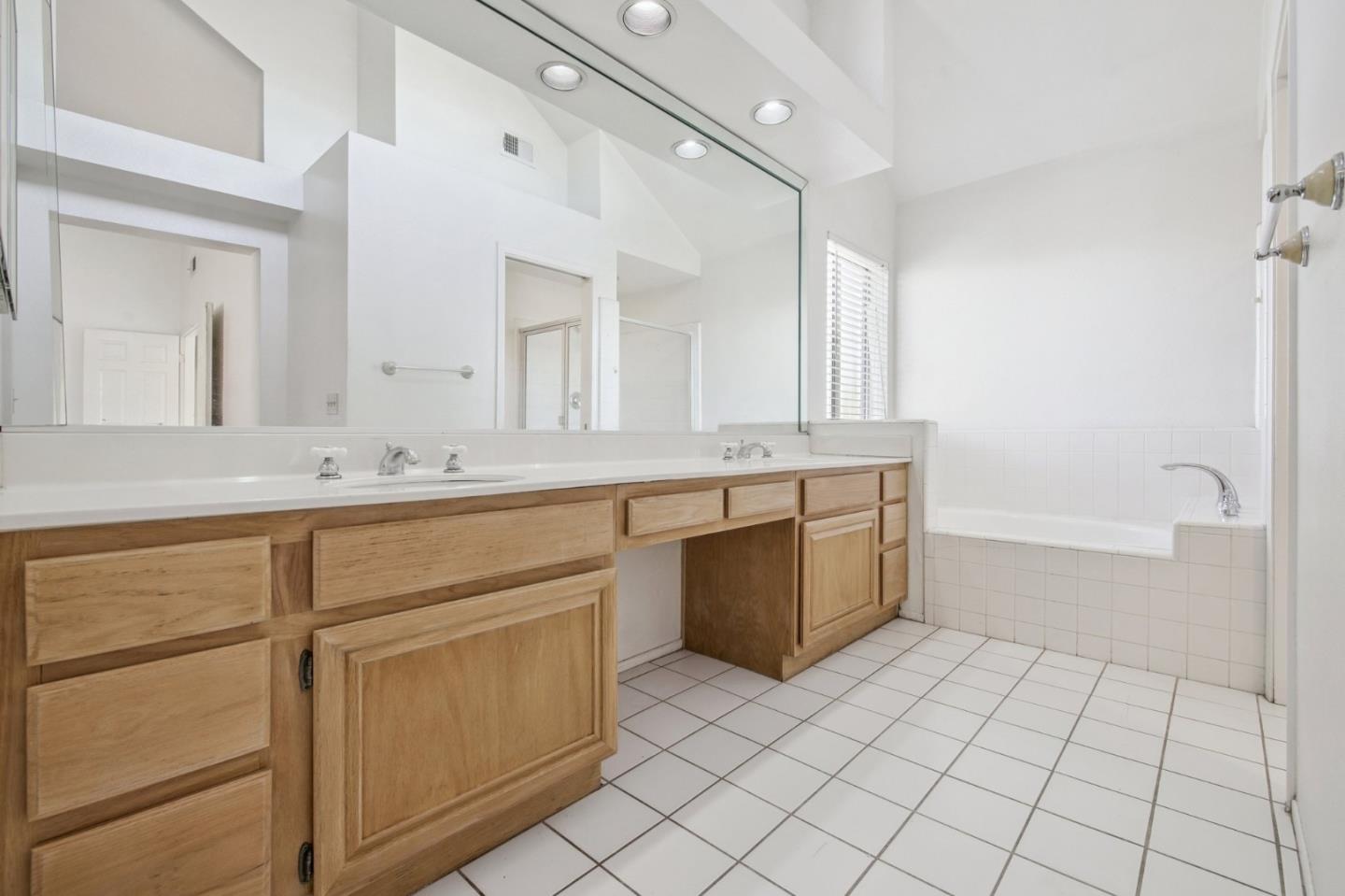 Detail Gallery Image 10 of 15 For 3283 Braemar Ln, Corona,  CA 92882 - 4 Beds | 2/1 Baths