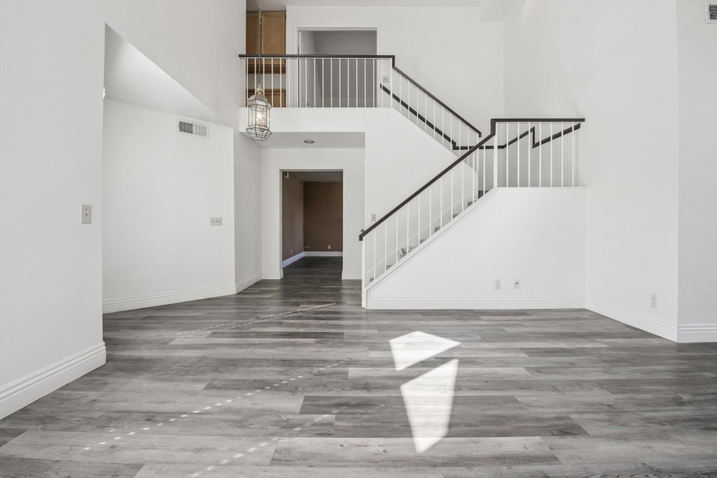 Detail Gallery Image 2 of 15 For 3283 Braemar Ln, Corona,  CA 92882 - 4 Beds | 2/1 Baths