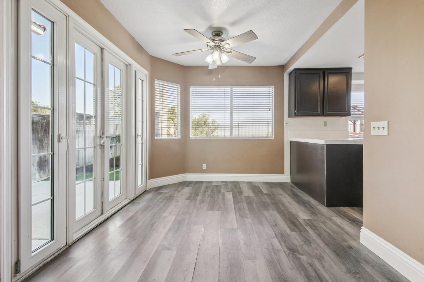 Detail Gallery Image 4 of 15 For 3283 Braemar Ln, Corona,  CA 92882 - 4 Beds | 2/1 Baths