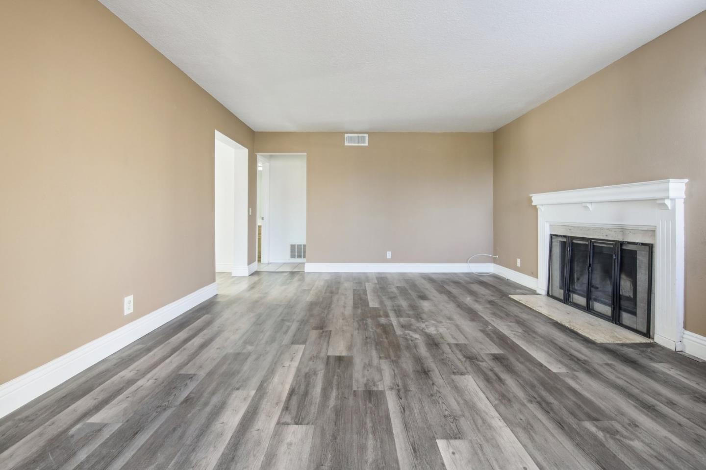 Detail Gallery Image 5 of 15 For 3283 Braemar Ln, Corona,  CA 92882 - 4 Beds | 2/1 Baths