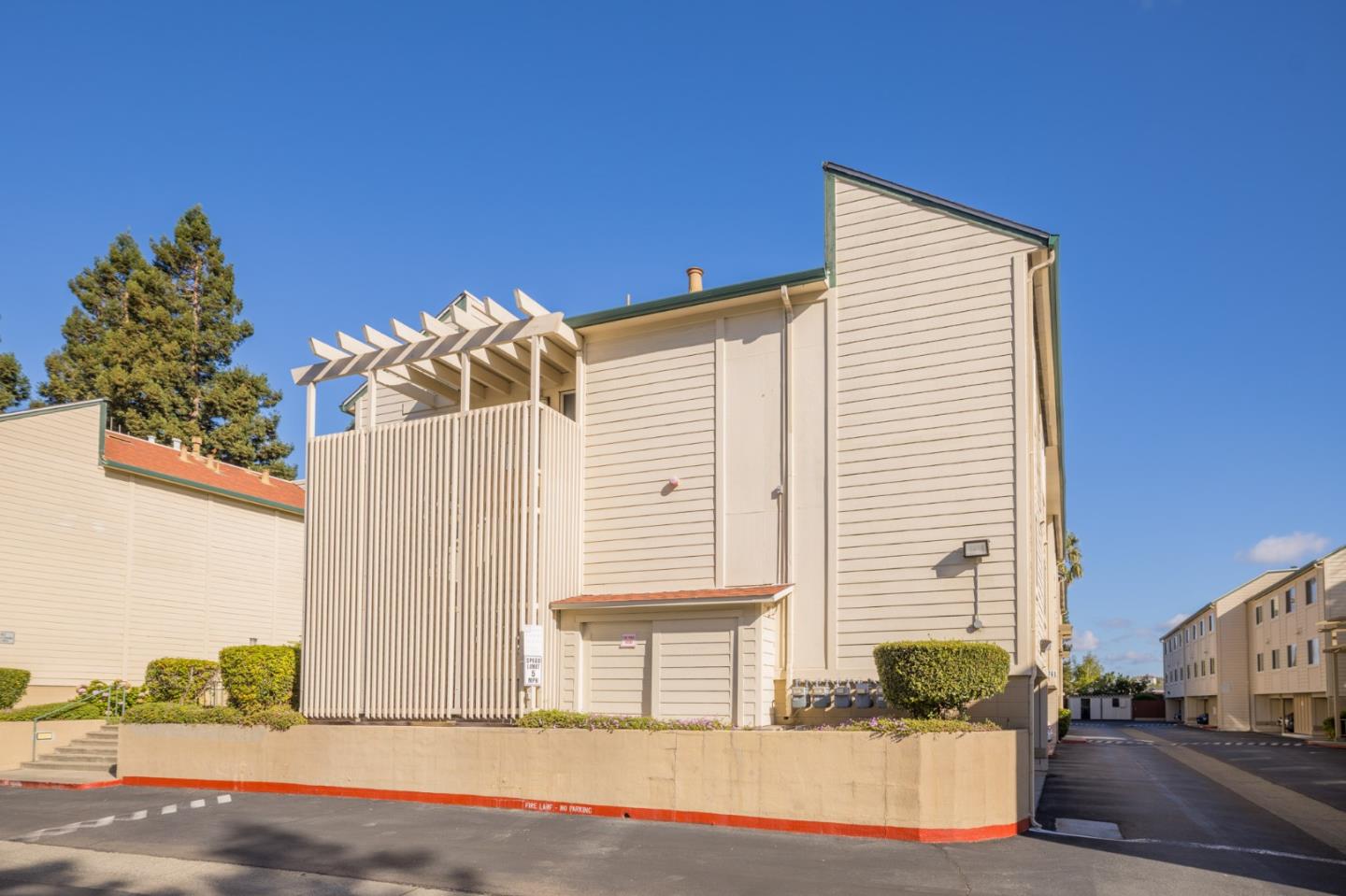 Detail Gallery Image 35 of 41 For 761 N Fair Oaks Ave #6,  Sunnyvale,  CA 94085 - 3 Beds | 2 Baths