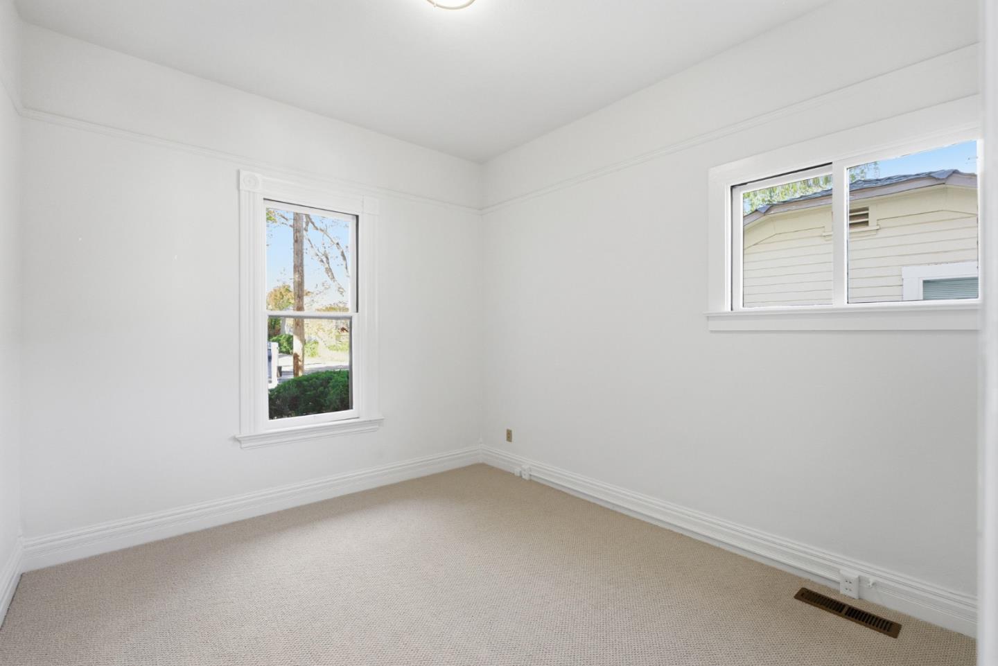 Detail Gallery Image 12 of 29 For 566 Addison Ave, Palo Alto,  CA 94301 - 3 Beds | 2 Baths