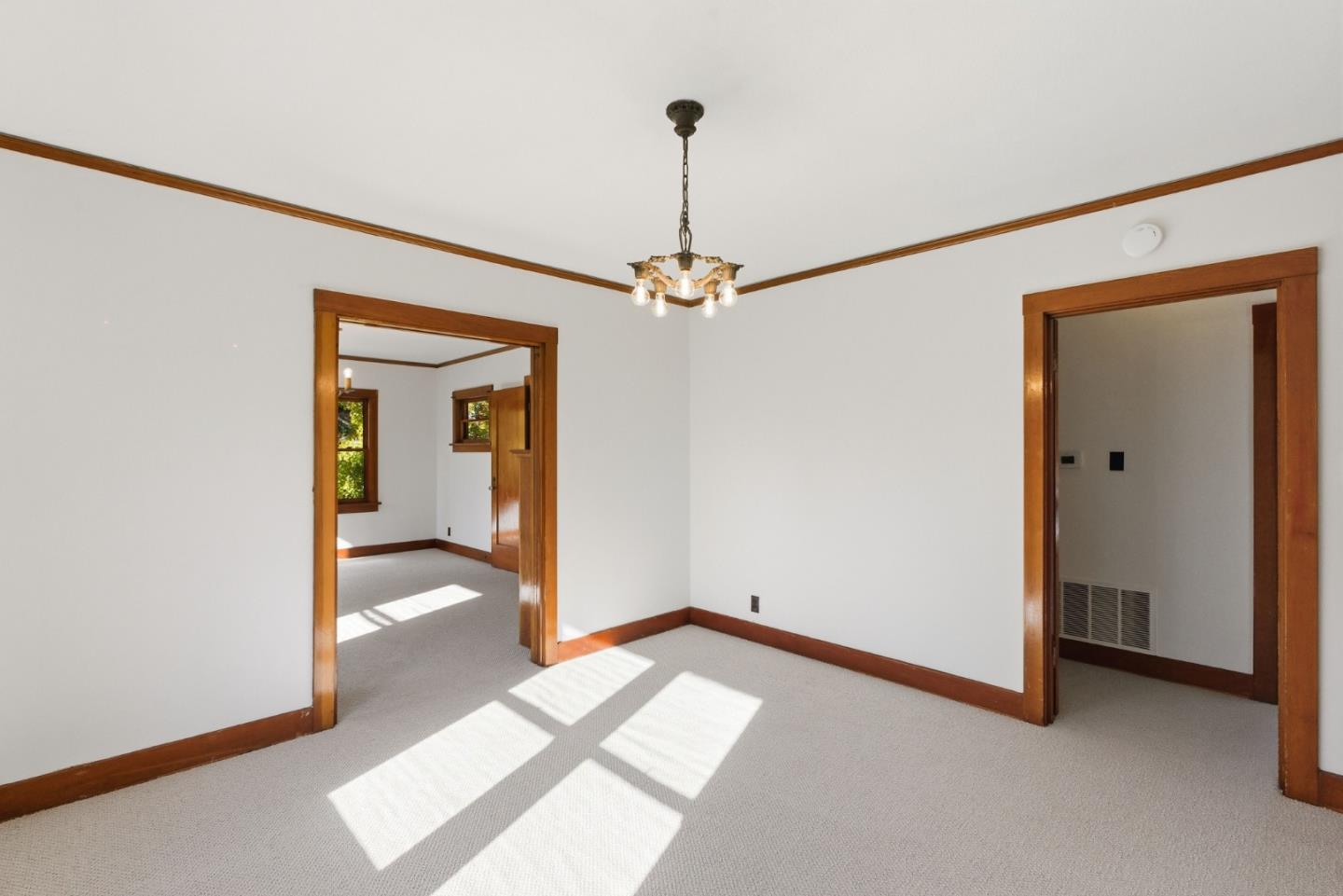 Detail Gallery Image 18 of 29 For 566 Addison Ave, Palo Alto,  CA 94301 - 3 Beds | 2 Baths