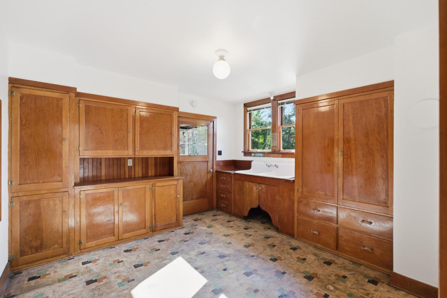 Detail Gallery Image 19 of 29 For 566 Addison Ave, Palo Alto,  CA 94301 - 3 Beds | 2 Baths