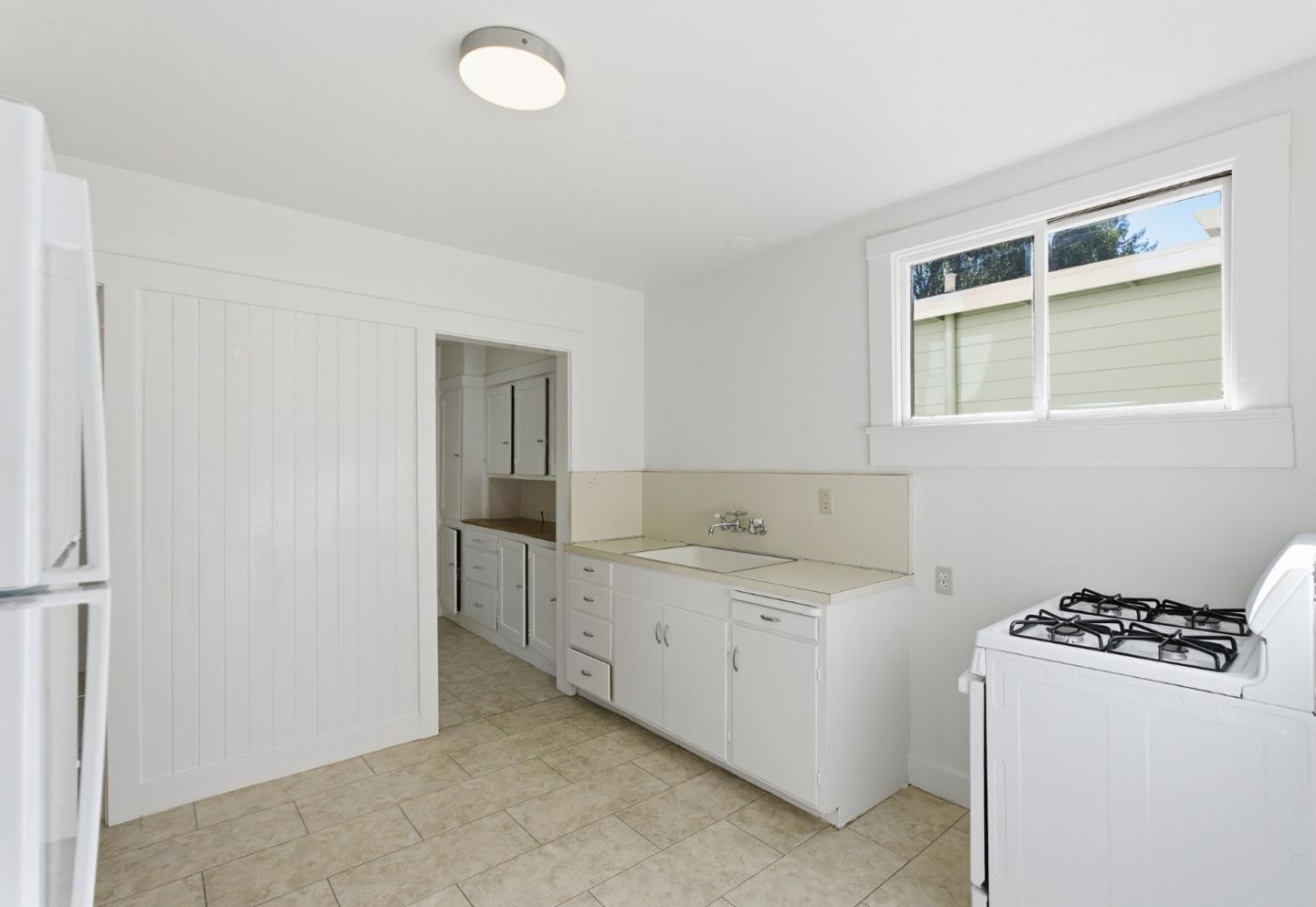 Detail Gallery Image 7 of 29 For 566 Addison Ave, Palo Alto,  CA 94301 - 3 Beds | 2 Baths