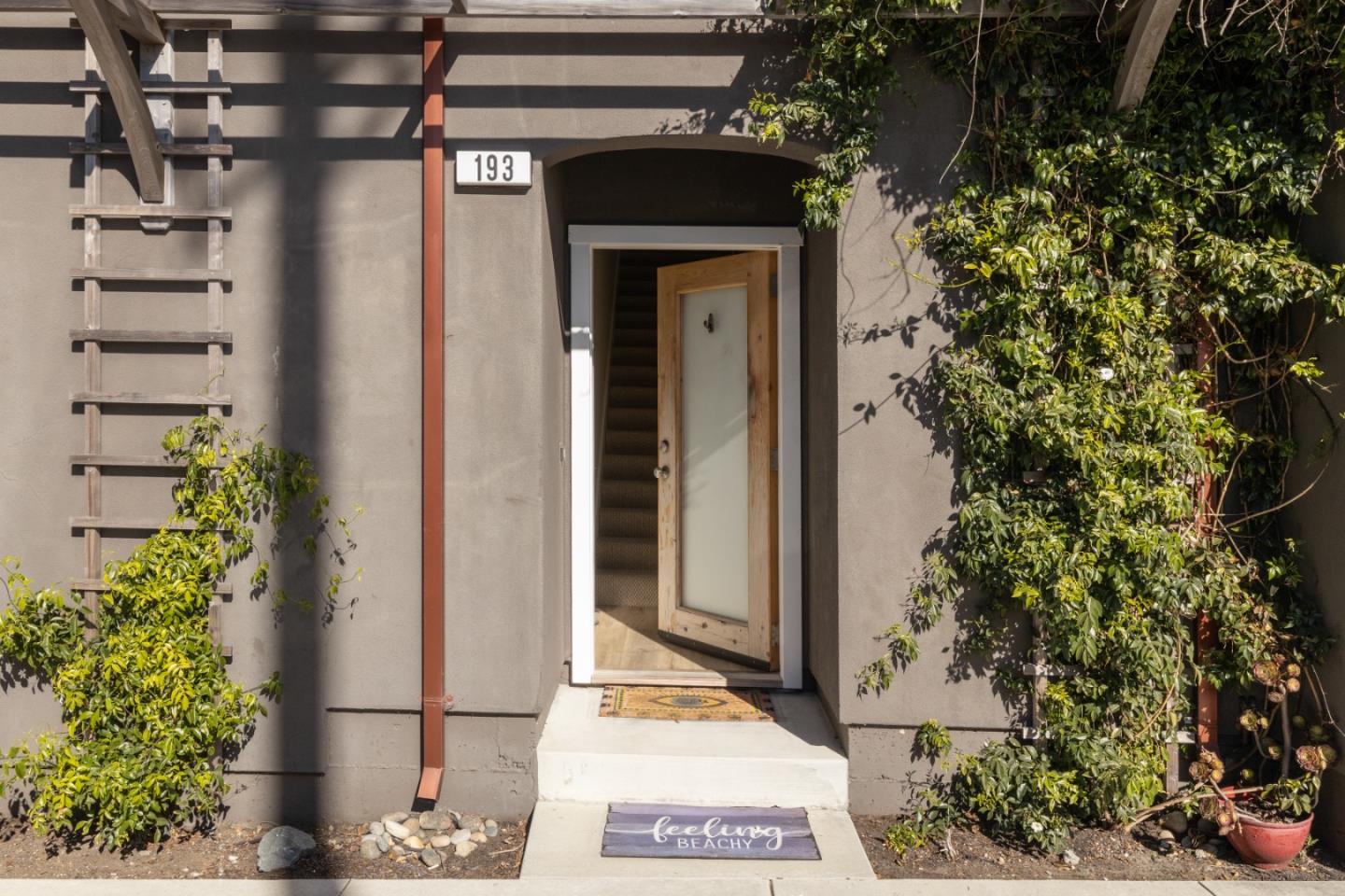 Detail Gallery Image 11 of 34 For 193 Carmel Avenue, Pacifica,  CA 94044 - 3 Beds | 1 Baths