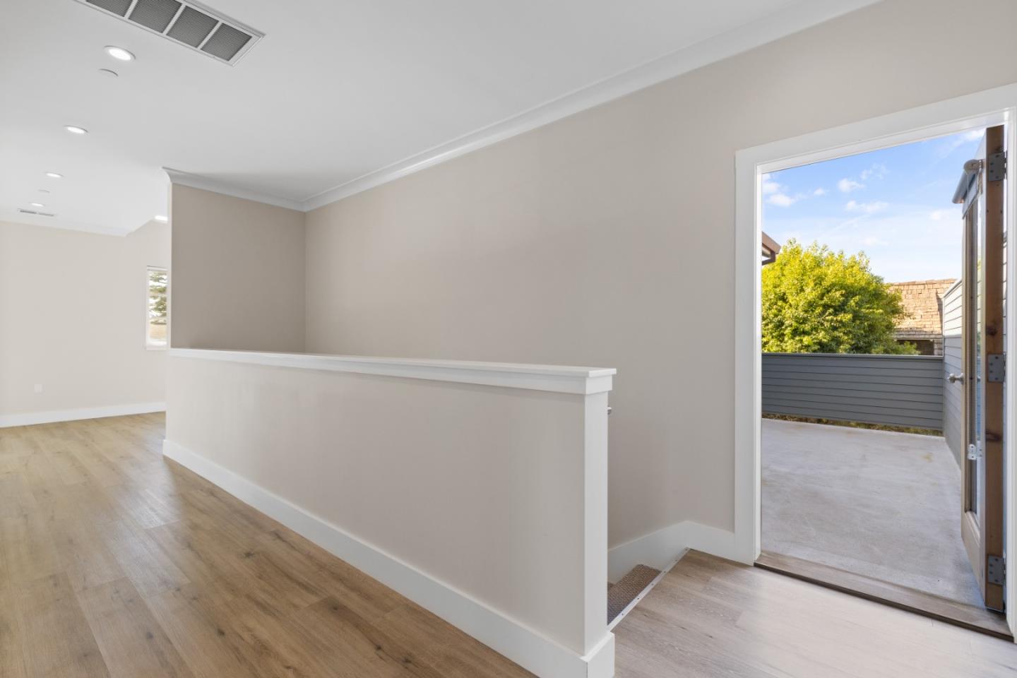 Detail Gallery Image 13 of 34 For 193 Carmel Avenue, Pacifica,  CA 94044 - 3 Beds | 1 Baths