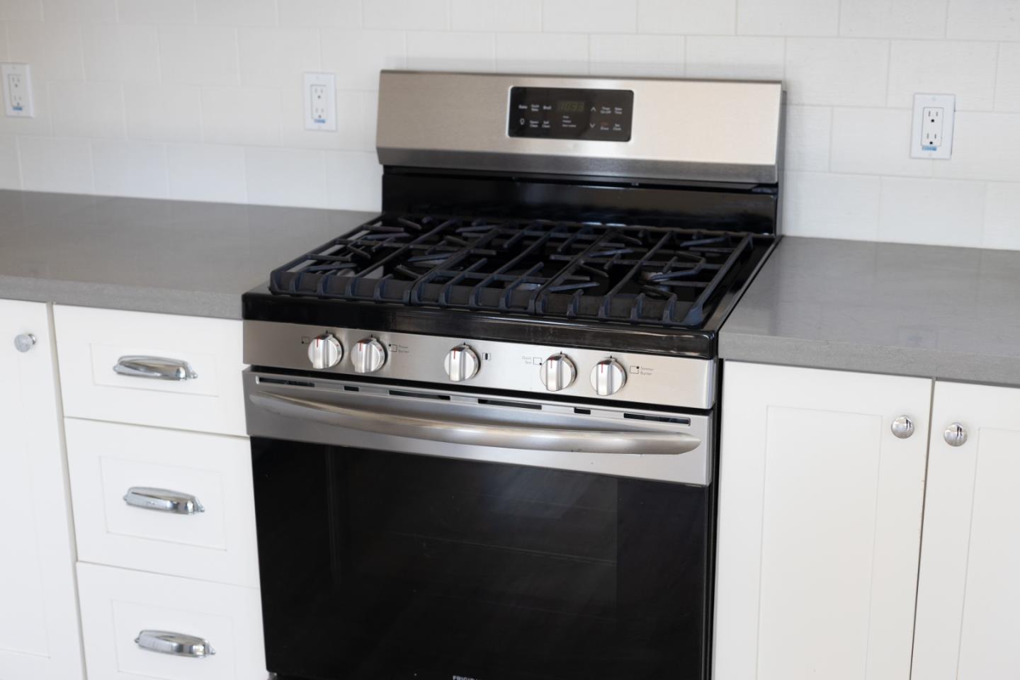 Detail Gallery Image 23 of 34 For 193 Carmel Avenue, Pacifica,  CA 94044 - 3 Beds | 1 Baths