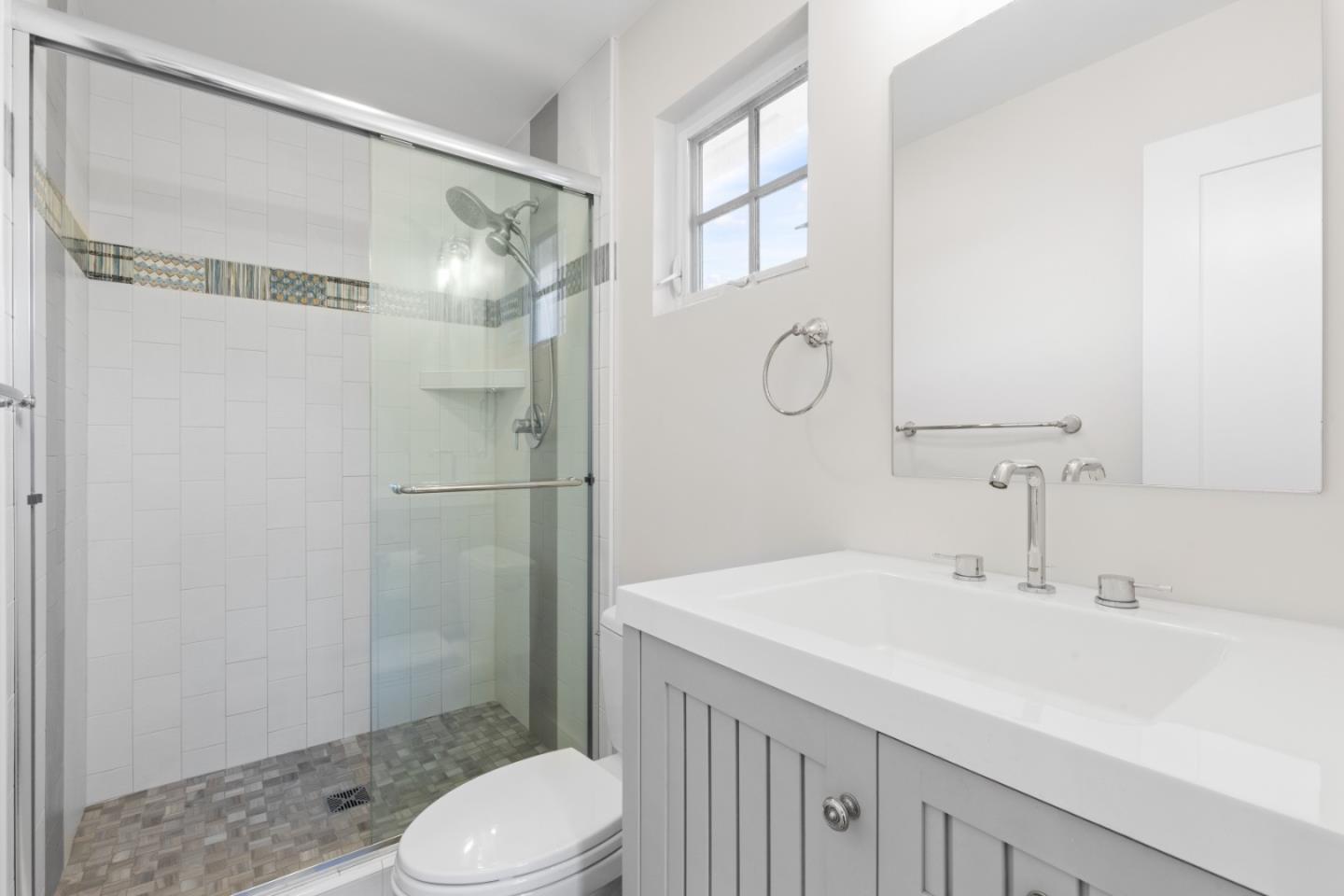 Detail Gallery Image 8 of 34 For 193 Carmel Avenue, Pacifica,  CA 94044 - 3 Beds | 1 Baths