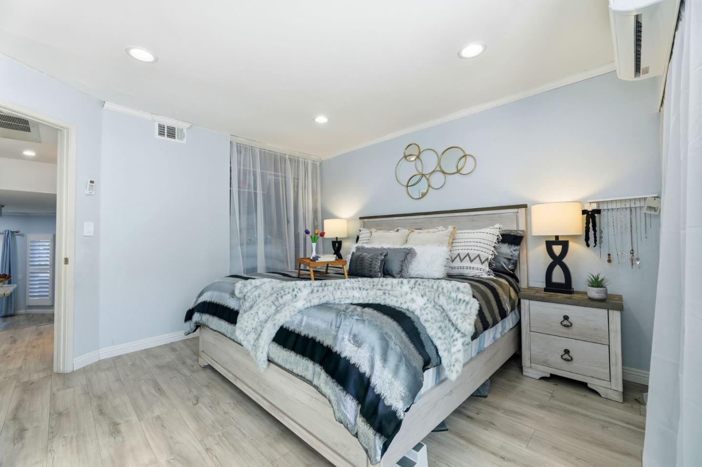 Detail Gallery Image 16 of 35 For 297 Kenbrook Cir, San Jose,  CA 95111 - 2 Beds | 1 Baths