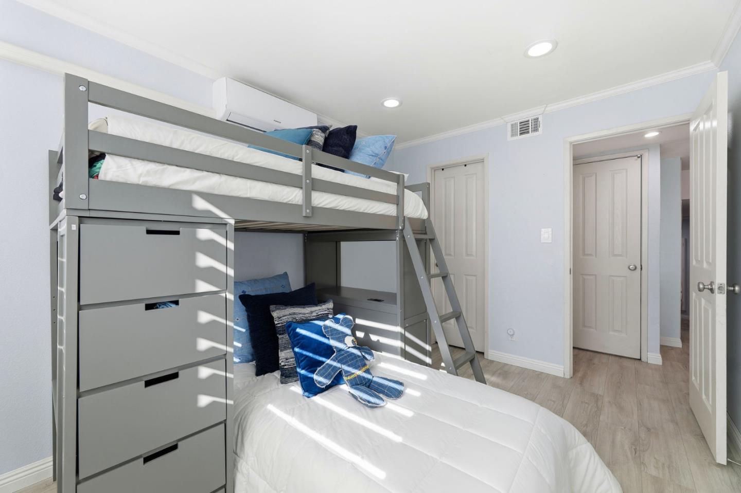 Detail Gallery Image 19 of 35 For 297 Kenbrook Cir, San Jose,  CA 95111 - 2 Beds | 1 Baths