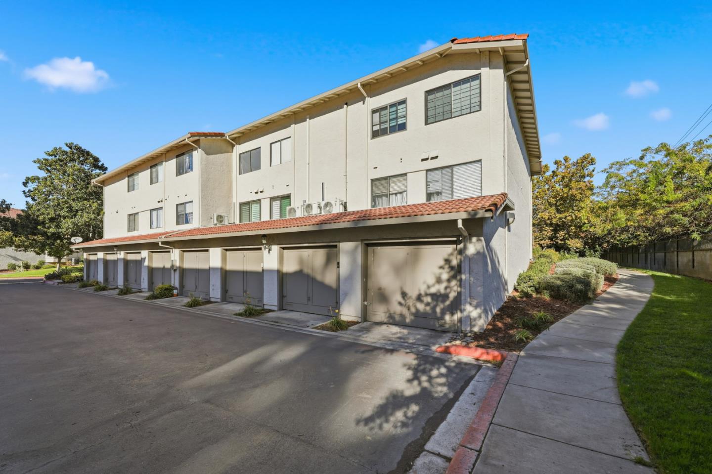 Detail Gallery Image 27 of 35 For 297 Kenbrook Cir, San Jose,  CA 95111 - 2 Beds | 1 Baths