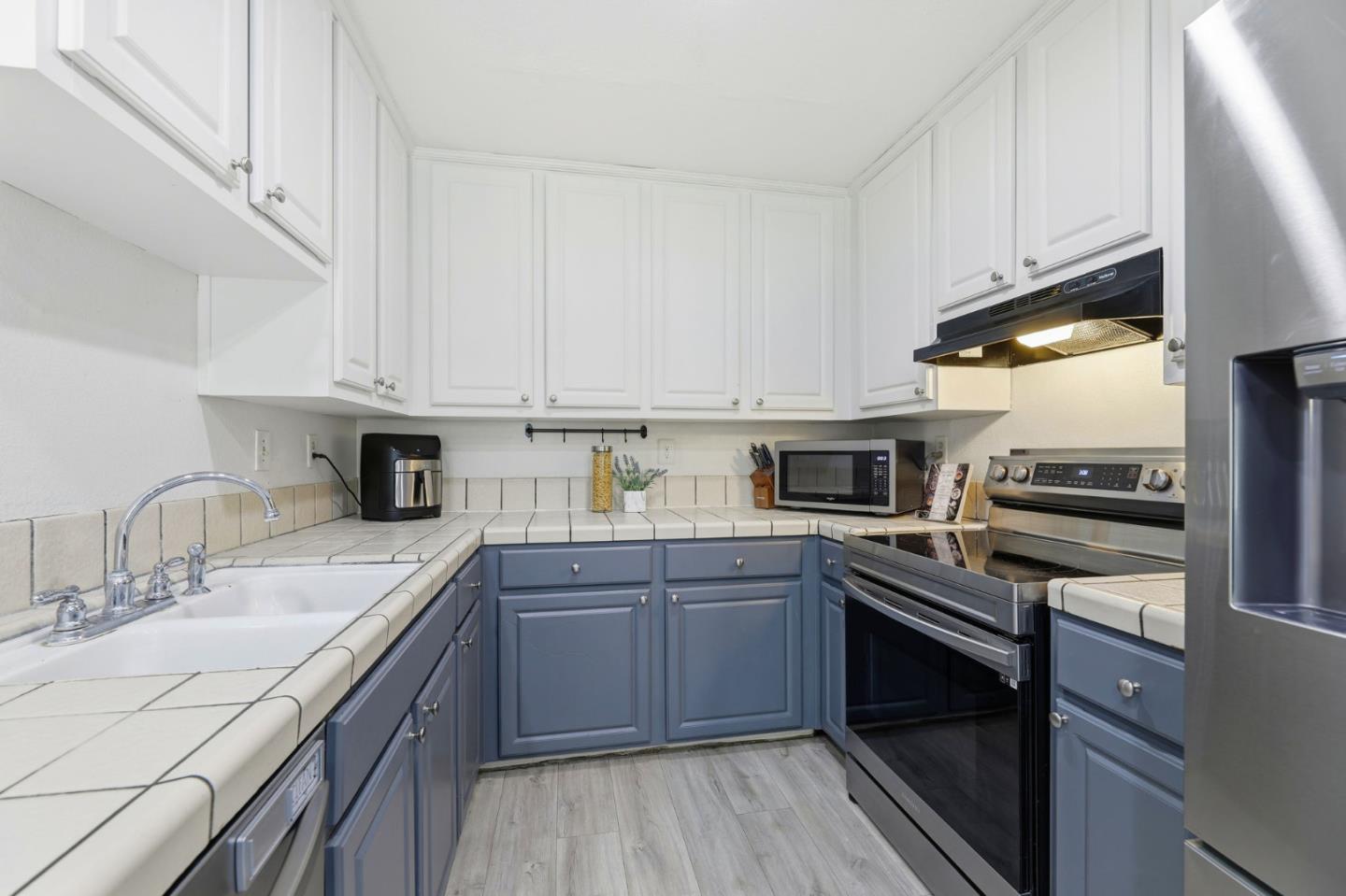 Detail Gallery Image 9 of 35 For 297 Kenbrook Cir, San Jose,  CA 95111 - 2 Beds | 1 Baths