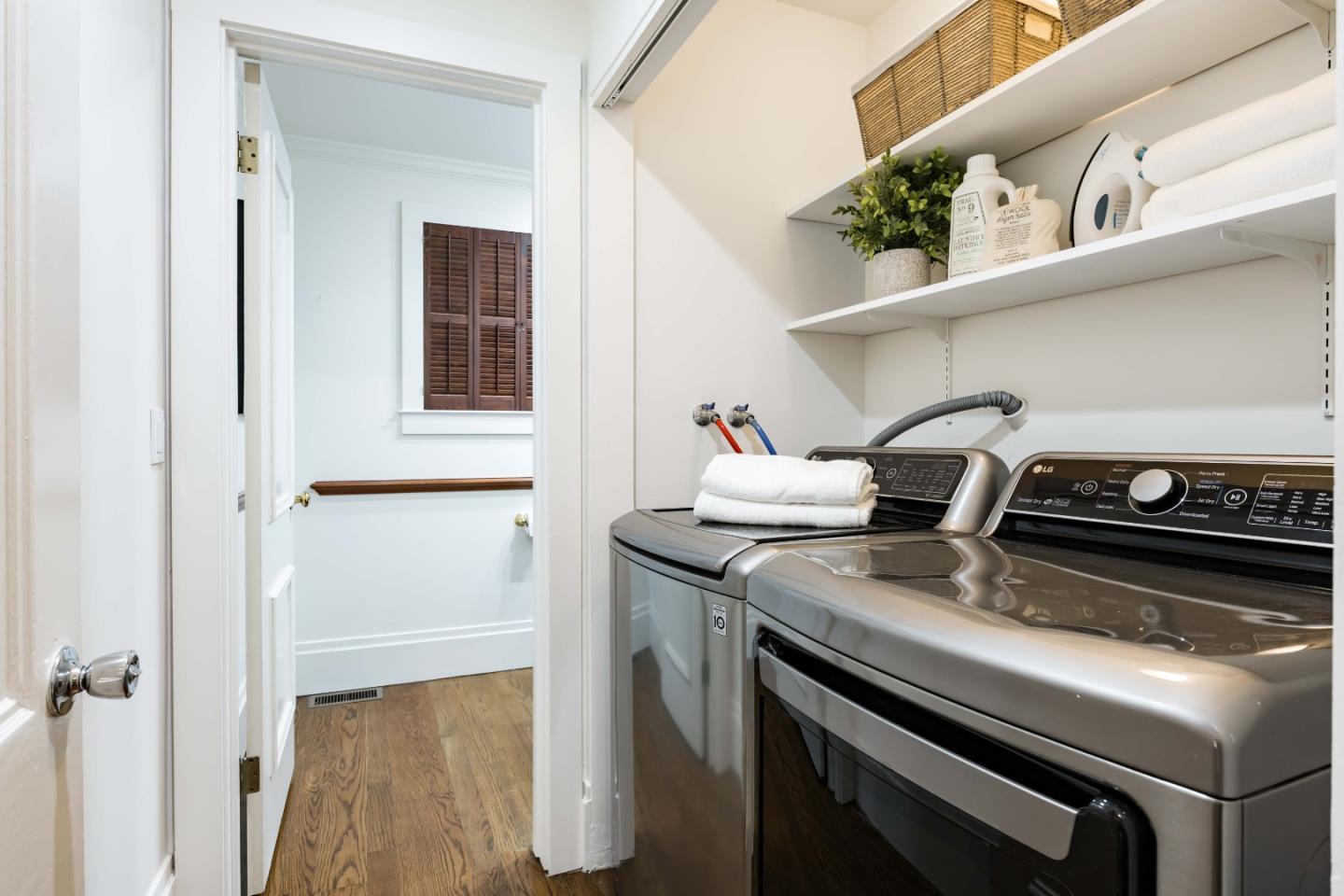 Detail Gallery Image 14 of 37 For 765 University Ave, Palo Alto,  CA 94301 - 4 Beds | 3/1 Baths