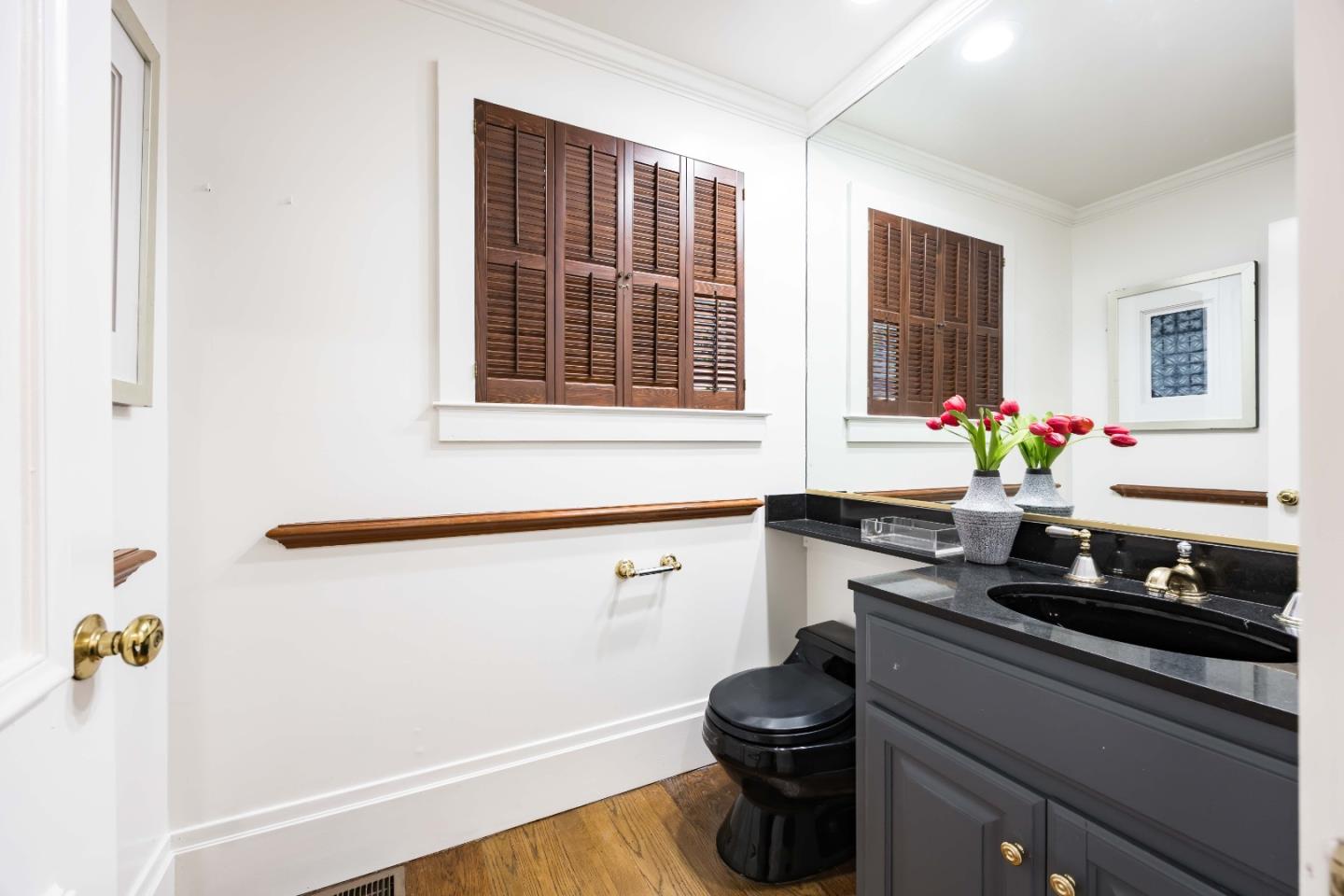 Detail Gallery Image 15 of 37 For 765 University Ave, Palo Alto,  CA 94301 - 4 Beds | 3/1 Baths