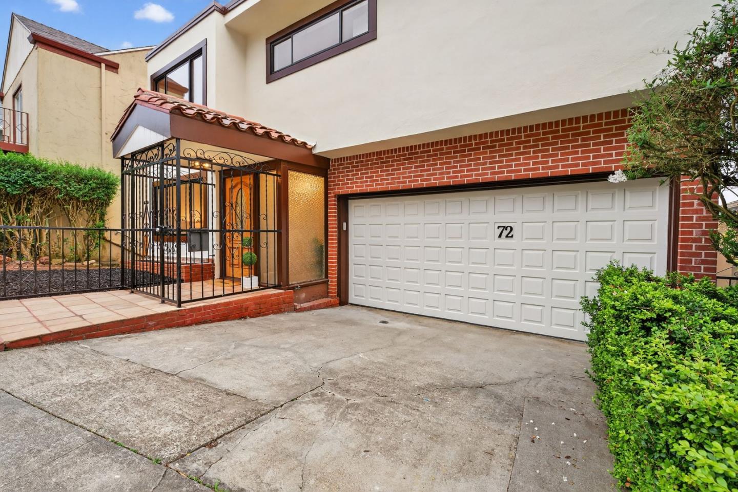 Detail Gallery Image 2 of 104 For 72 Cresta Vista Dr, San Francisco,  CA 94127 - 4 Beds | 3 Baths