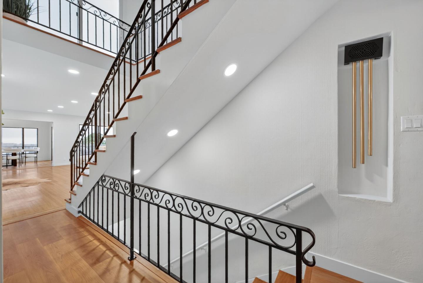 Detail Gallery Image 5 of 104 For 72 Cresta Vista Dr, San Francisco,  CA 94127 - 4 Beds | 3 Baths