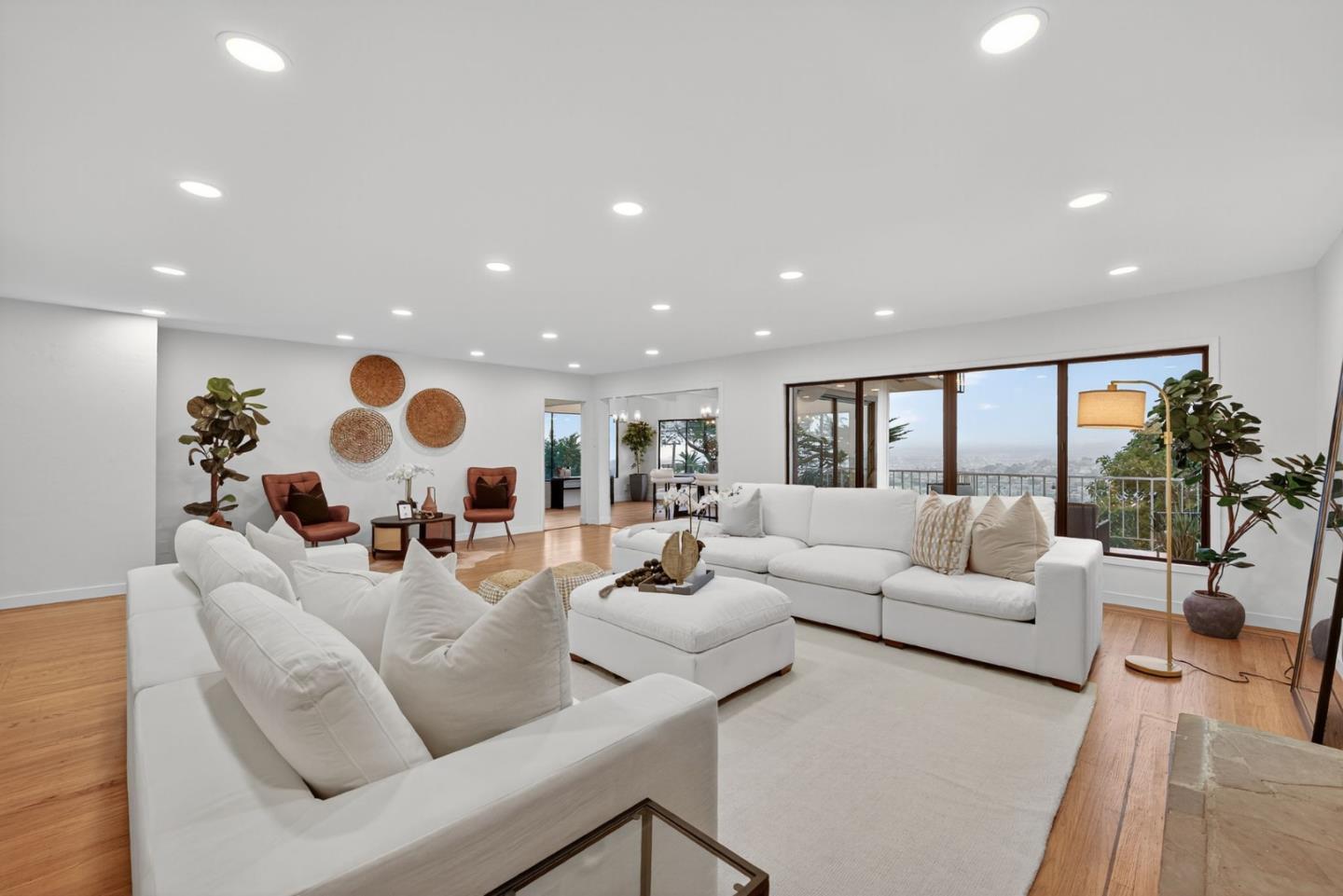 Detail Gallery Image 9 of 104 For 72 Cresta Vista Dr, San Francisco,  CA 94127 - 4 Beds | 3 Baths