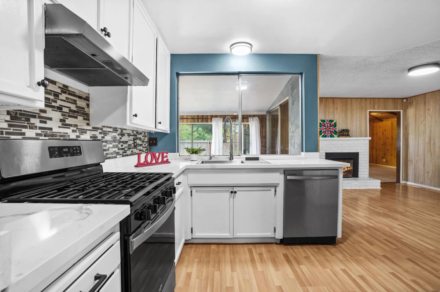 Detail Gallery Image 7 of 45 For 1508 Hamilton Ave, Modesto,  CA 95350 - 3 Beds | 2 Baths