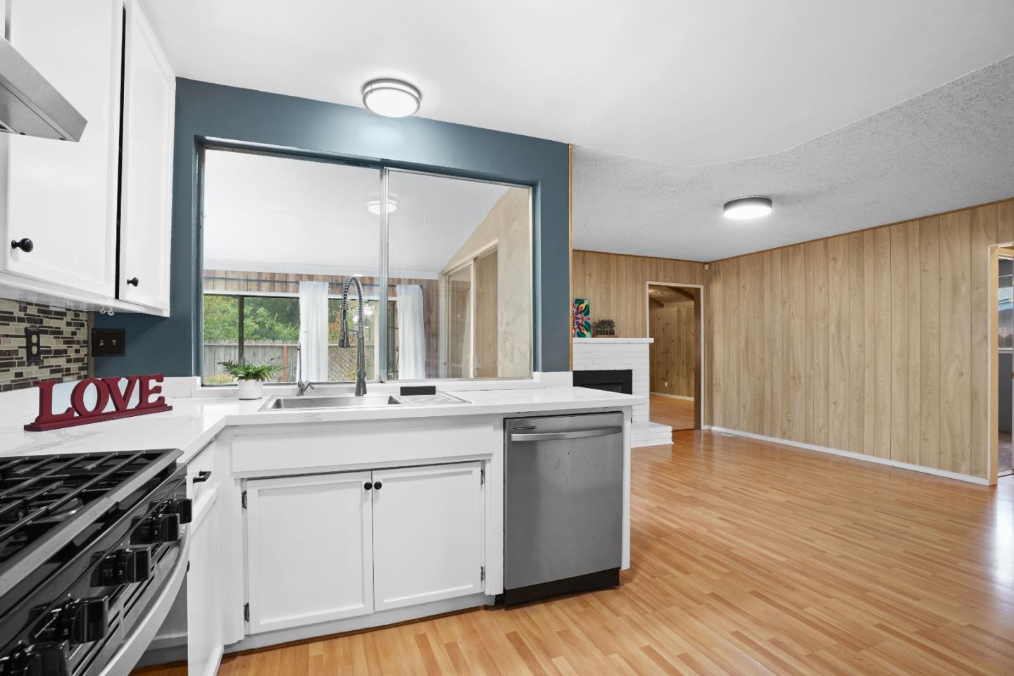 Detail Gallery Image 8 of 45 For 1508 Hamilton Ave, Modesto,  CA 95350 - 3 Beds | 2 Baths