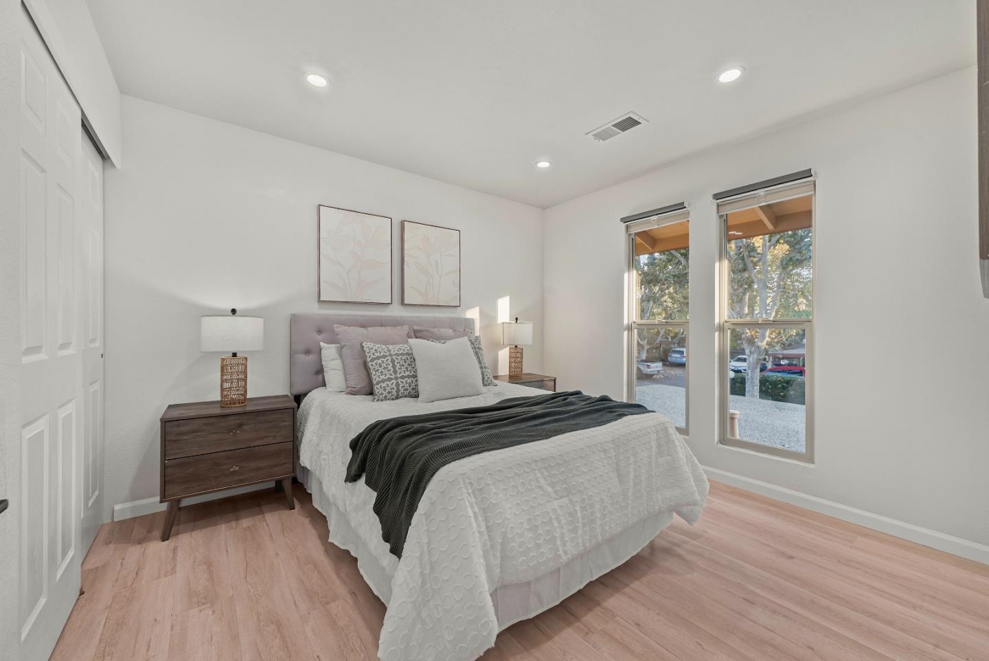 Detail Gallery Image 16 of 30 For 220 Red Oak Dr #B,  Sunnyvale,  CA 94086 - 2 Beds | 2/1 Baths
