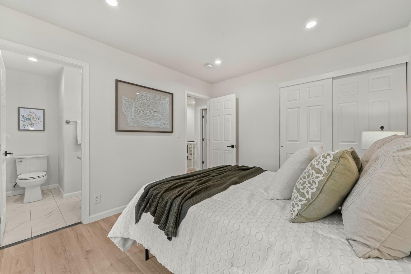 Detail Gallery Image 17 of 30 For 220 Red Oak Dr #B,  Sunnyvale,  CA 94086 - 2 Beds | 2/1 Baths